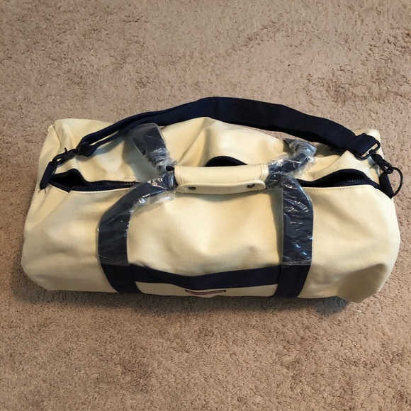 Vineyard Vines NWT canvas duffel bag - Picture 5 of 8
